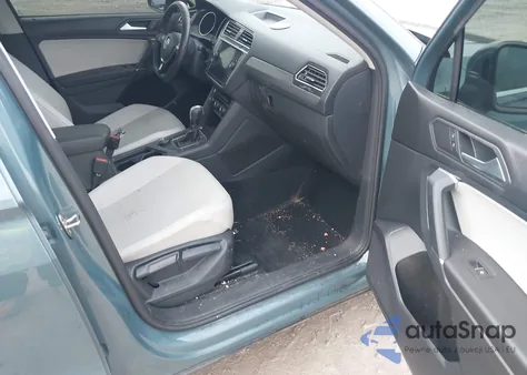 2020 Volkswagen Tiguan 2.0T Se/2.0T Se R-Line Black/2.0T Sel z USA, uszkodzony, nr VIN 3VV2B7AX6LM053313